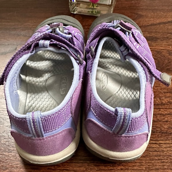 Keen Newport H2 purple outdoor shoes, size 35/3 US - Picture 3 of 5